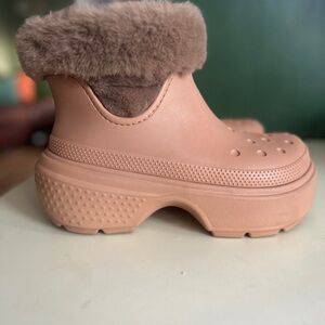 Crocs Stomp lined pink boots